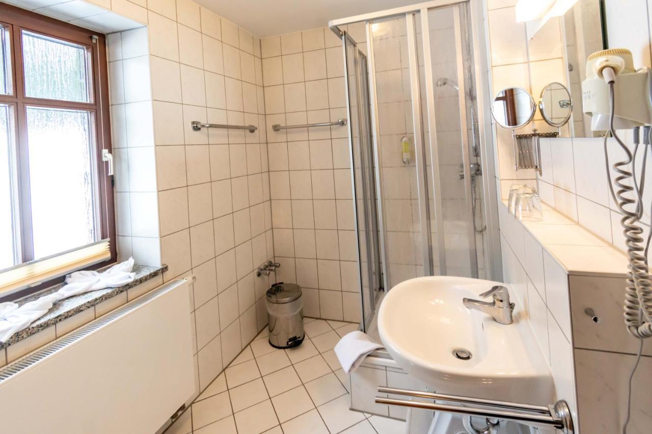 Hotel Und Berggasthof Spiessberghaus Friedrichroda Esterno foto