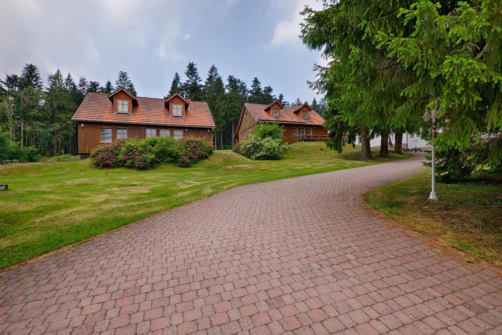 Hotel Und Berggasthof Spiessberghaus Friedrichroda Esterno foto