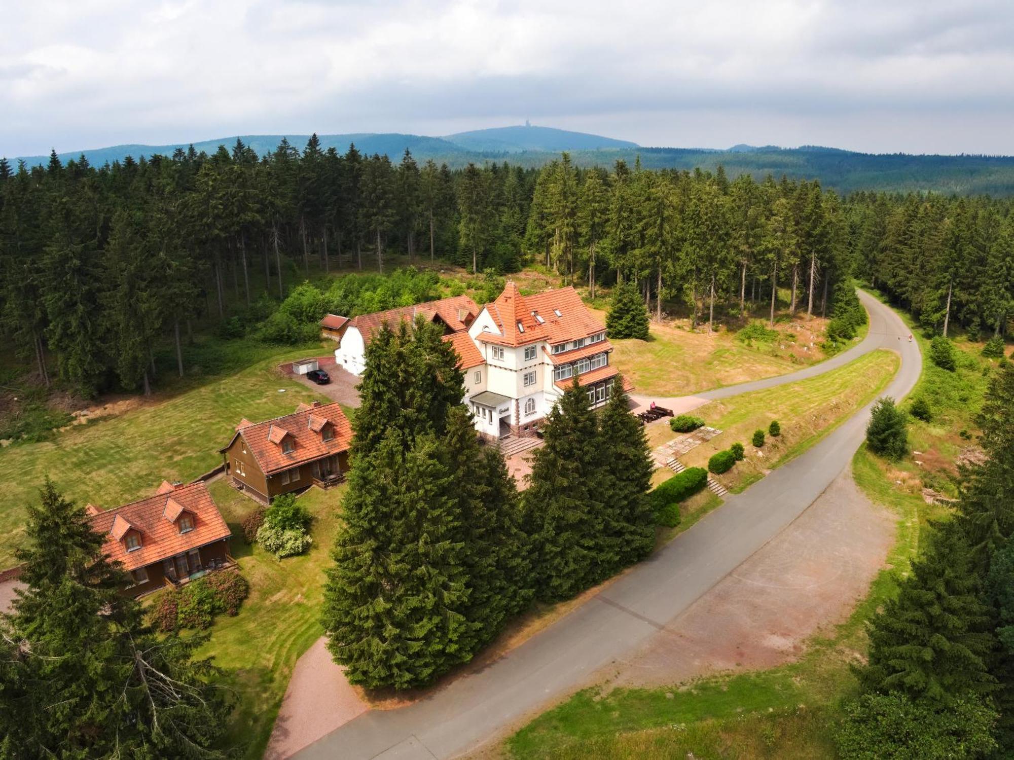 Hotel Und Berggasthof Spiessberghaus Friedrichroda Esterno foto