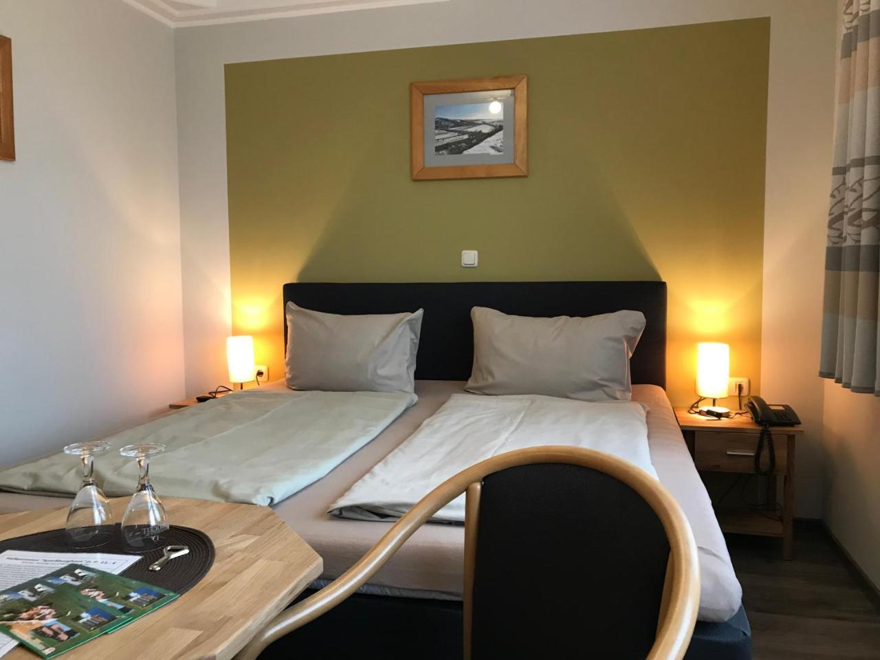 Hotel Und Berggasthof Spiessberghaus Friedrichroda Esterno foto